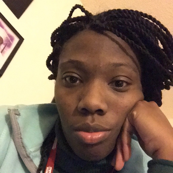 Meet your Posher, Leticia - Picture 1 of 1